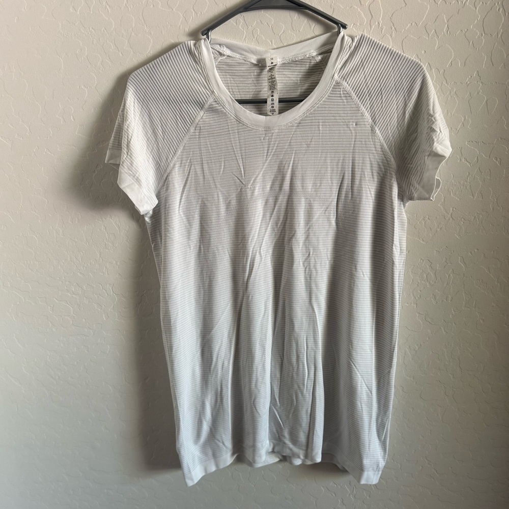 Lululemon Swiftly Tech short sleeve size 10